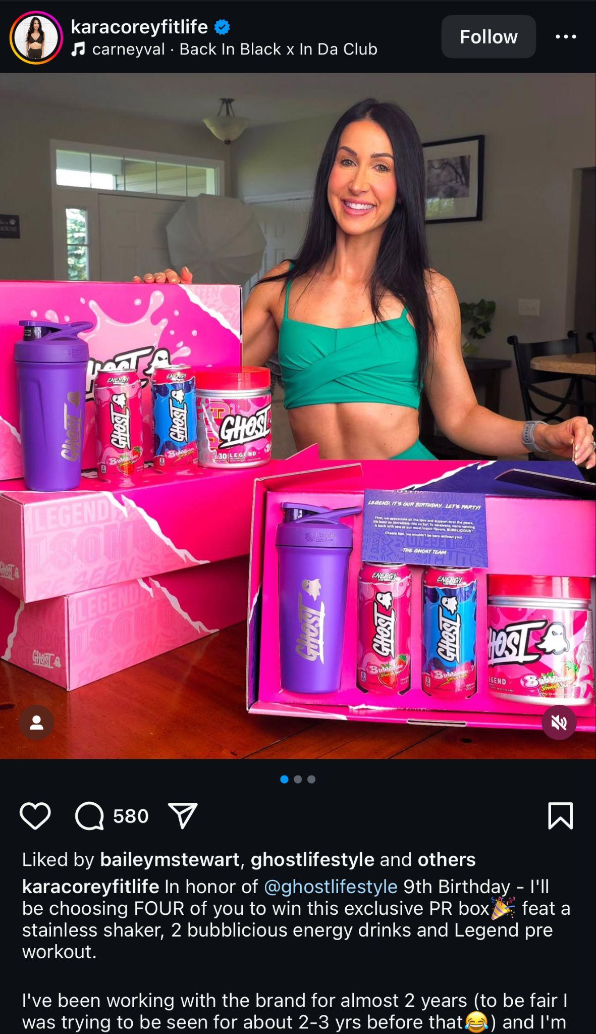 Influencer unboxing Ghost Energy Bubbalicious PR kit